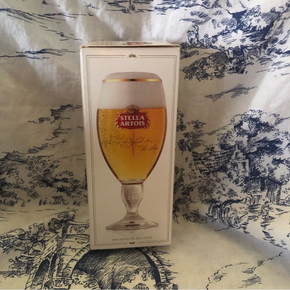 Stella Artois Collectors Edition Chalice Glass 650th Anniversary. - Picture 2 of 7